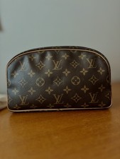 Louis Vuitton Toiletry Bag 25