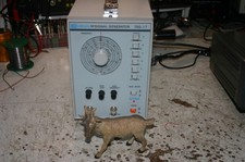 GW TSG17  RF SIGNAL GENERATOR