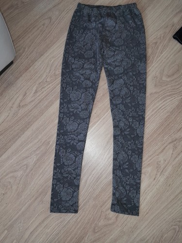 Bnwt size charcoal floral - size, 6