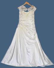 Pre-loved Sophia Tolli Ivory Ruched A Line Wedding Dress Bridal Gown