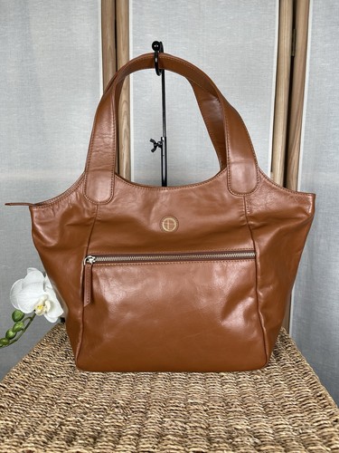 Pure luxuries genuine - luxuries,