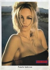 663924 Pamela Anderson Photo