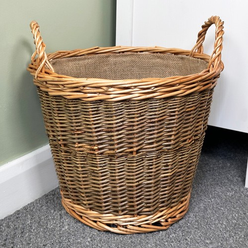 Unpeeled log basket lined - log,