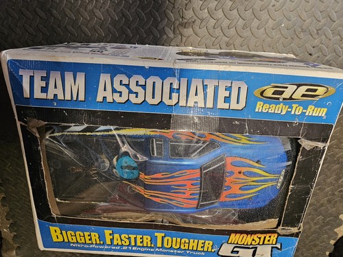 Team associated monster - team, gt