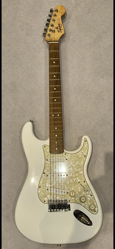 White fender stratocaster - fender,