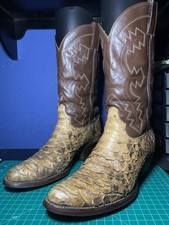 Cowtown Giant Python Scale