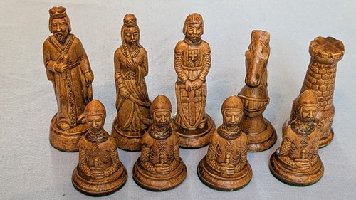 Medieval 202 chess set latex - 202,