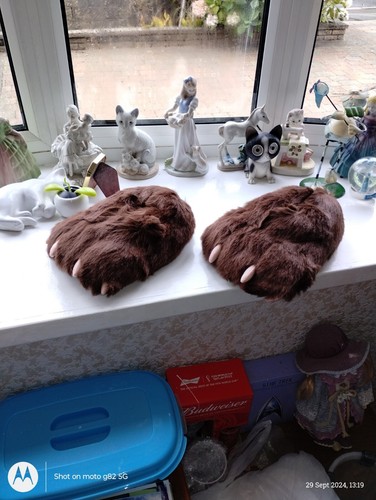 Brown monster slippers - brown,