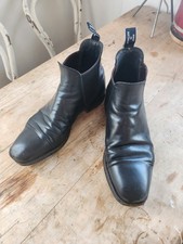 RM Williams Chelsea Boots –