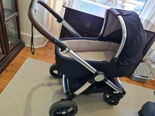 mamas and papas Ocarro Pushchair and Cotbed in Navy Blue only £200