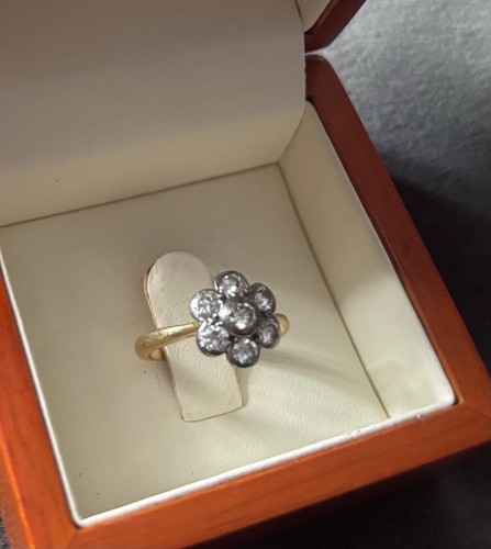 Daisy diamond ring 18ct gold - ring,
