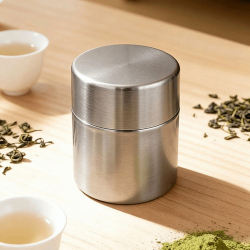 With powder sieve matcha - powder,