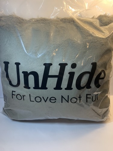 Unhide super soft squish throw - unhide,