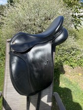 Kent And Masters 17.5 Dressage Saddle With X 4 Extra Gullets