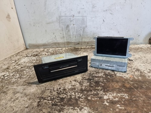 Audi multimedia head - head, &