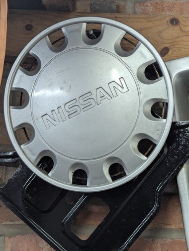 Nissan original hub - cap, micra