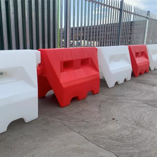 Road traffic barrier - ,, water