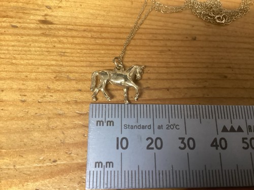 Tiny horse chain gold - ct, gold.