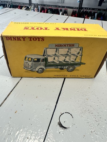 Dinky toys france simca cargo - toys,