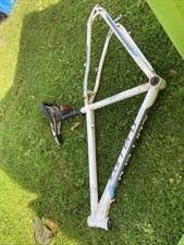 Carrero Just frame and seat 