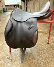 Thorn GP/Working Hunter/ Show Jumping Saddle 17.5" Seat  Medium/Wide.