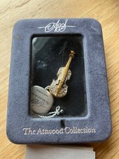  Violin Brooch 22 ct gold