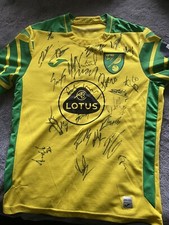 norwich city Squad Singed