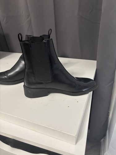 Black leather chelsea boots - black,