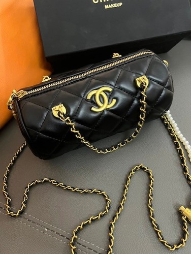 Chanel makeup black quilted - chanel,
