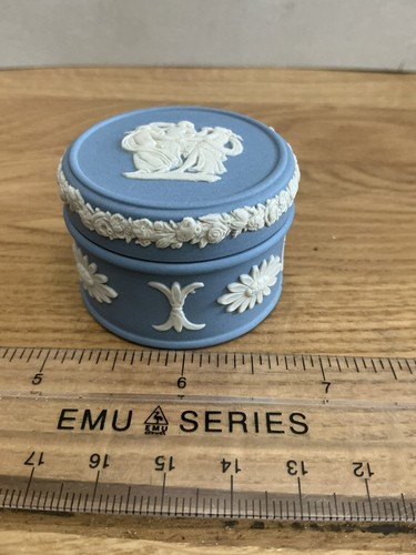 Vintage wedgwood round trinket - wedgwood,