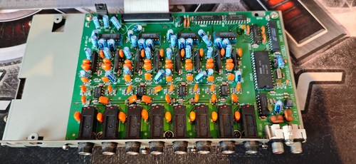 Akai output digital - , 8