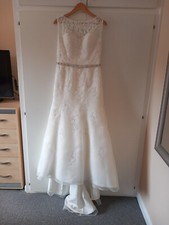  Lovely Venus & Bella Symphony Ivory/Cream Wedding Dress Size 12 Dry Cleaned 