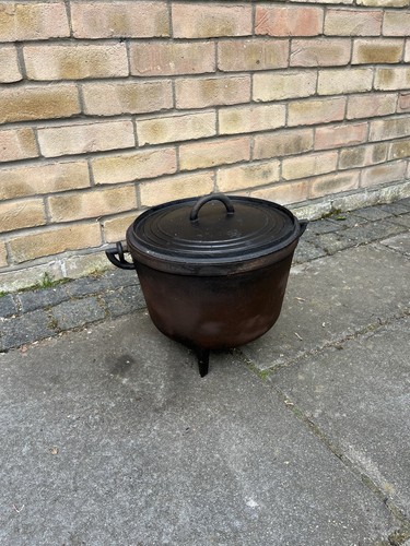 Capucin cast iron cauldron - le,
