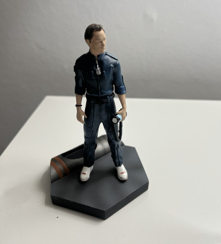Alien android figure - alien,