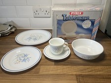 PYREX BLUE IRIS 20 PIECE