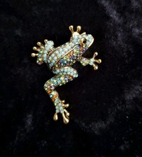 Leaping Frog Brooch Gold Tone Vintage Inspired Jewellery Gift Broach  V2