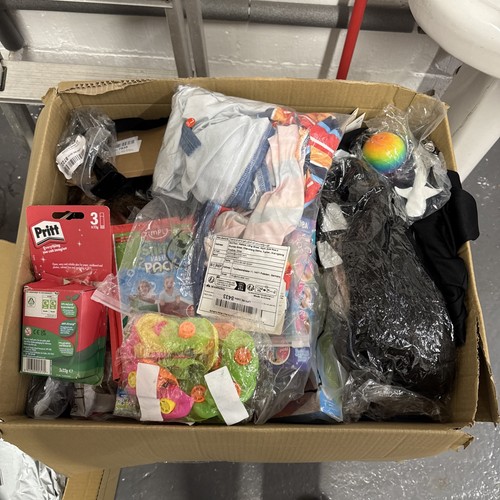 Car boot mix - boot,