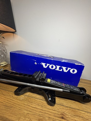Volvo s60 mk2 car - volvo, jack