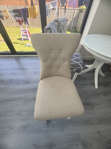 Dinning room table extendable - room,