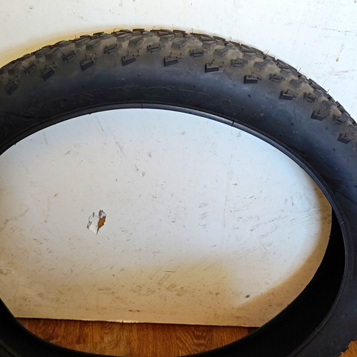 Black knobby tread - 2x,