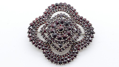 Bohemian garnet jewelry - , roses