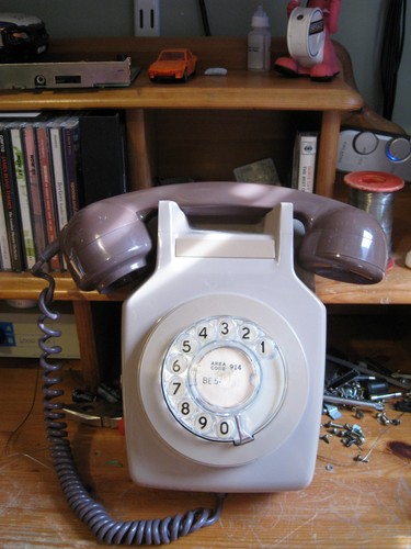Gpo 711 dial telephone 1966 - gpo,