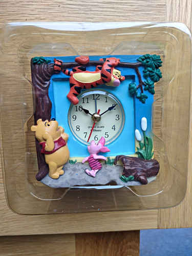 Disney winnie the - pooh, hand