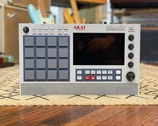AKAI Professional MPC LIVE II