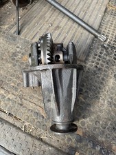 Mk6 Toyota Hilux Locking Rear Diff. Ratio: 3.9:1. Good Used Diff.