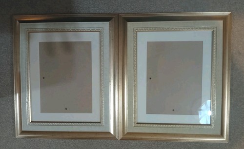 Pair wilko gold picture - pair,