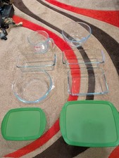 Pyrex dishes, bowl & measuring