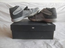 NIKE KYRIE 2 Basketball shoes - Wolf Grey & Omega Blue GS (Size UK 5.5-EU 38.5)