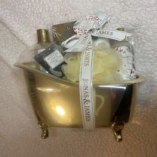 Winter berry & clementine bath