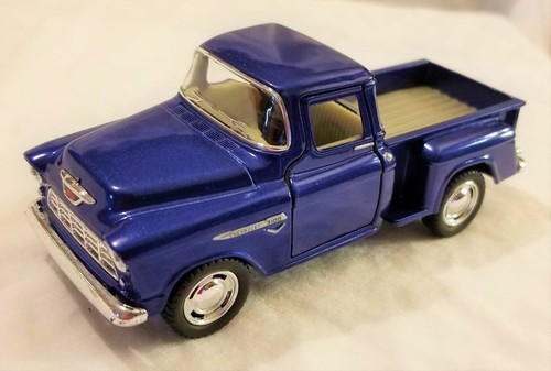 Kinsmart 32 scale model - 1:32,